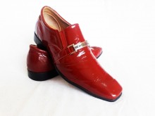 Sapato Vermelho  Escuro C/ Fivela